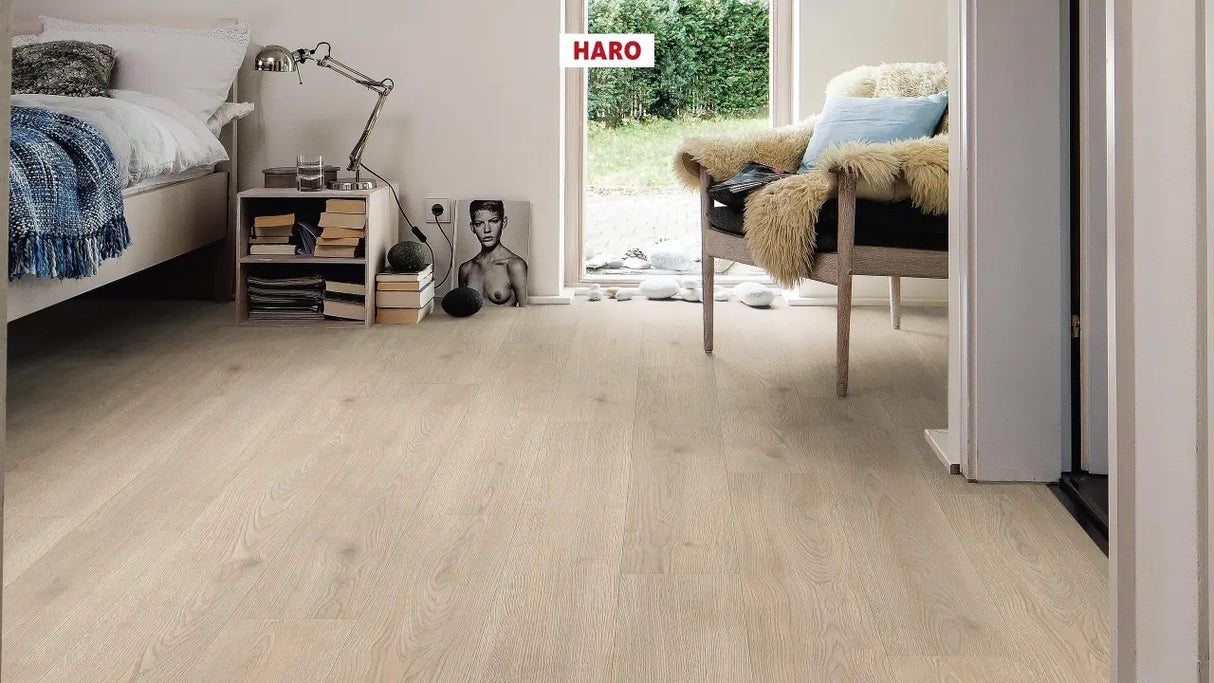 Haro laminatgulv Tritty 100 Korte planker - Eg Contura stengrå