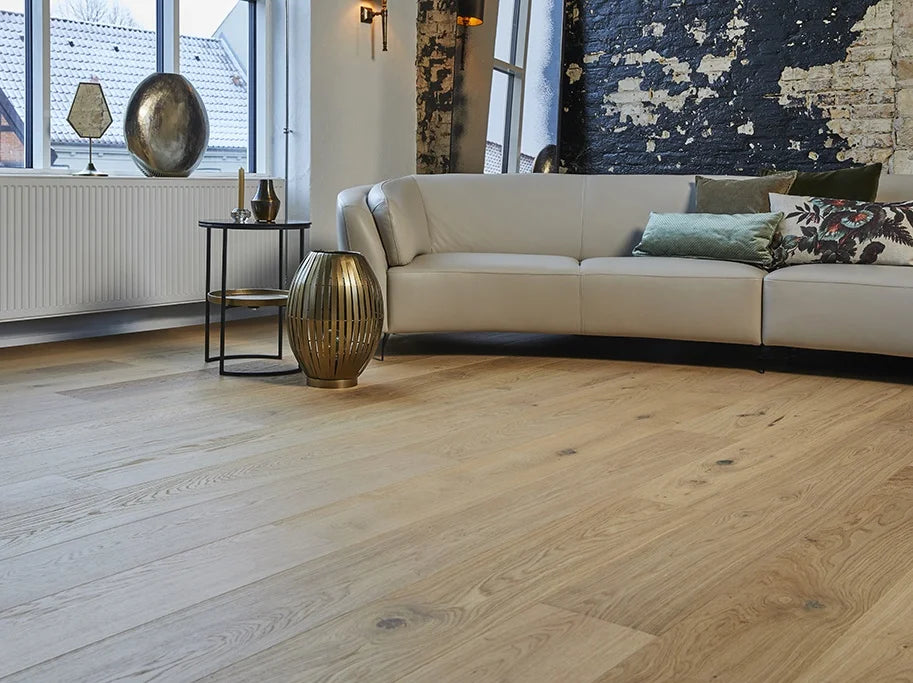 Wideplank - Børstet Eg Country med hvid matlak - Bredde 220 mm