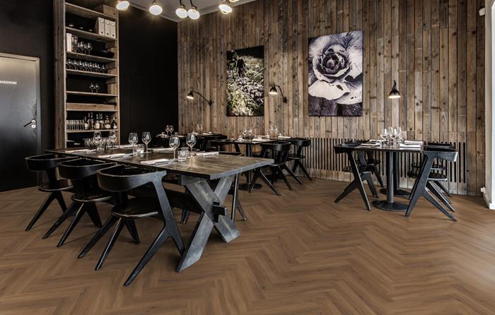 Kährs Vinyl Luxury Tiles Click Sildeben Parket 5mm Redwood Herringbone  RESTPARTI TOTAL 45,76 m2